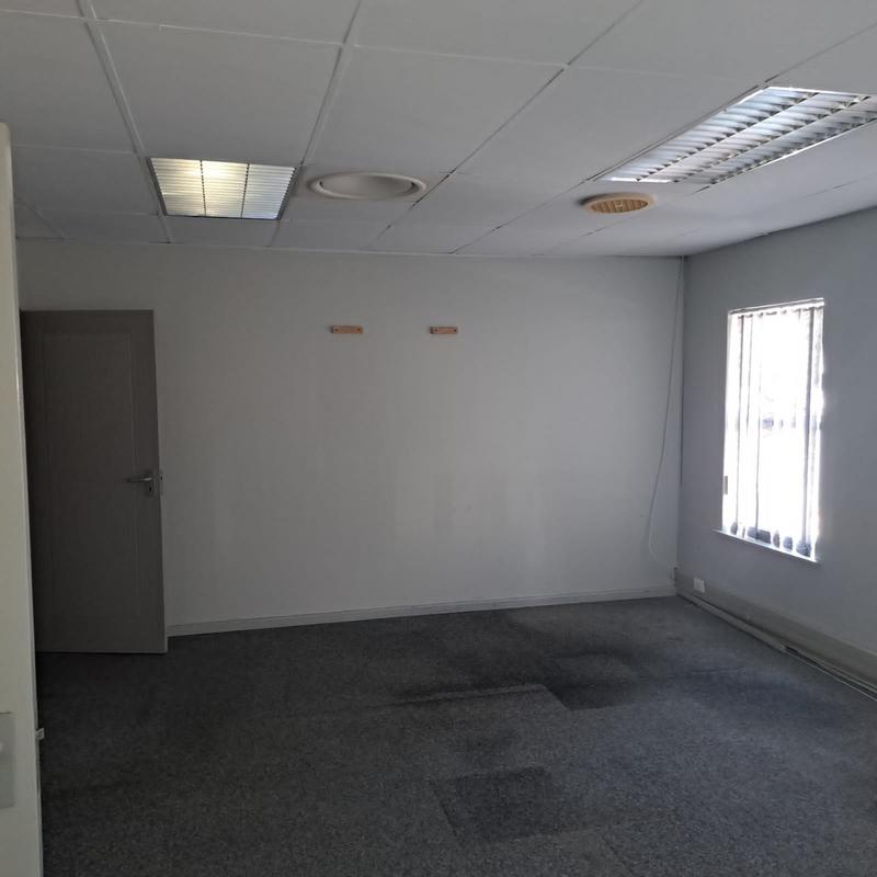 To Let commercial Property for Rent in Newton Park Eastern Cape